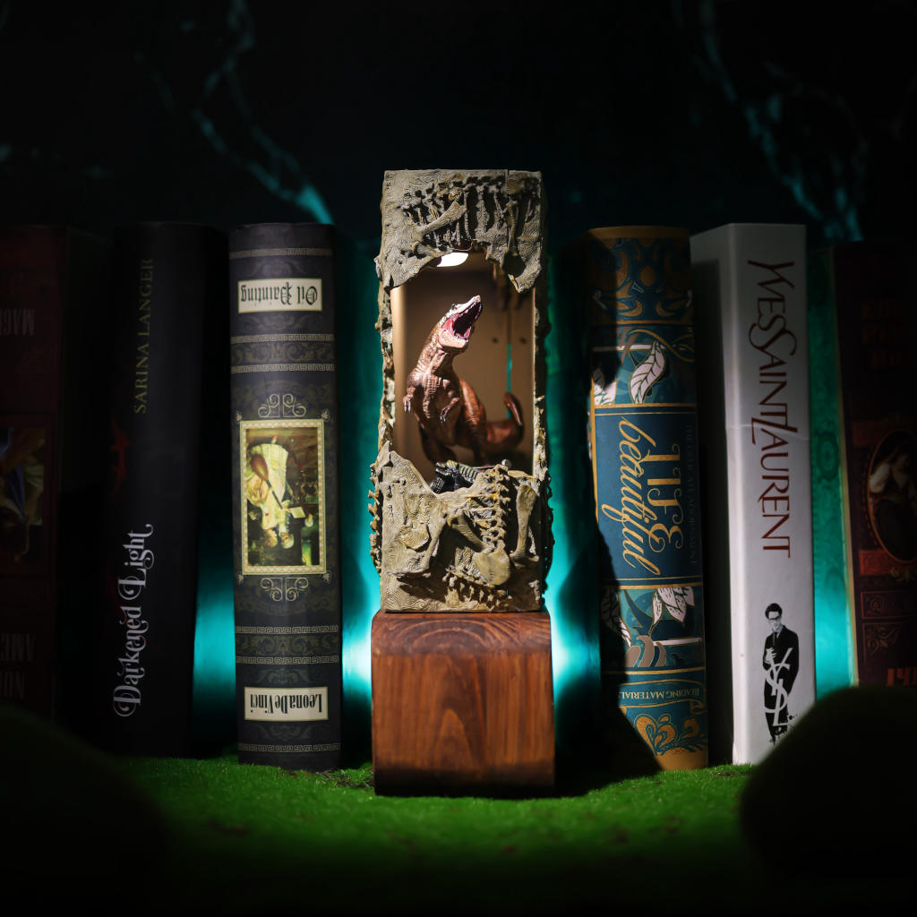 T-Rex Book Nook - Image 2