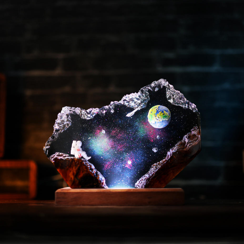 The Earth and Astronaut Epoxy Lamp Ver 2 - Image 2