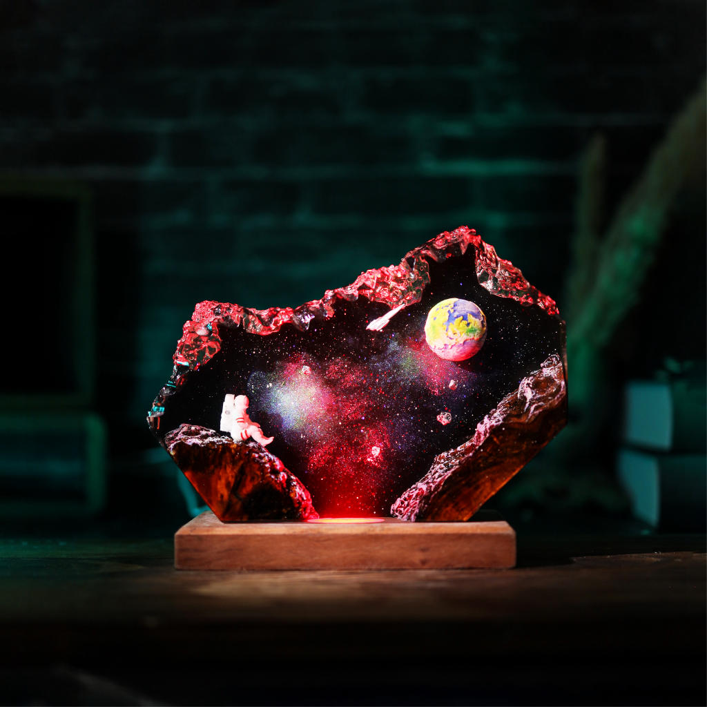 The Earth and Astronaut Epoxy Lamp Ver 2 - Image 10