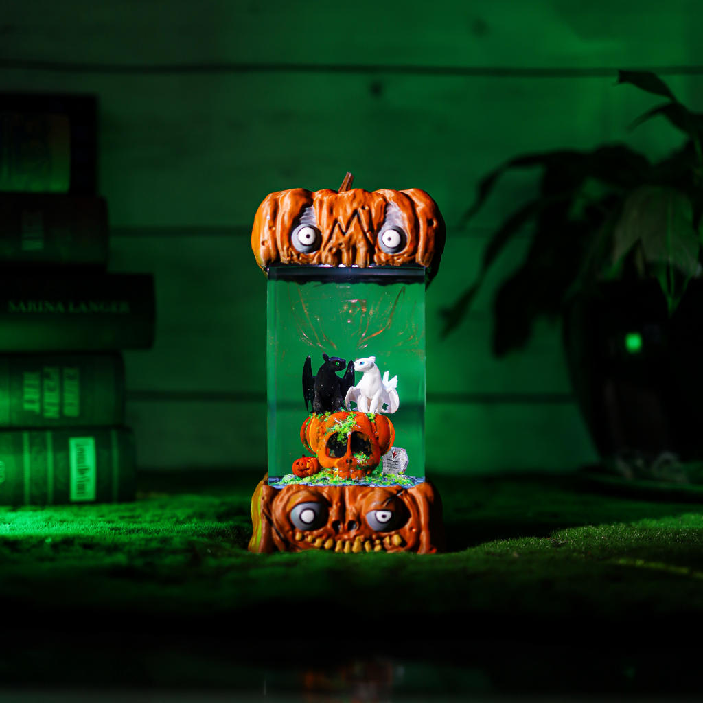 Toothless and Light Fury Halloween Lamp - Image 7