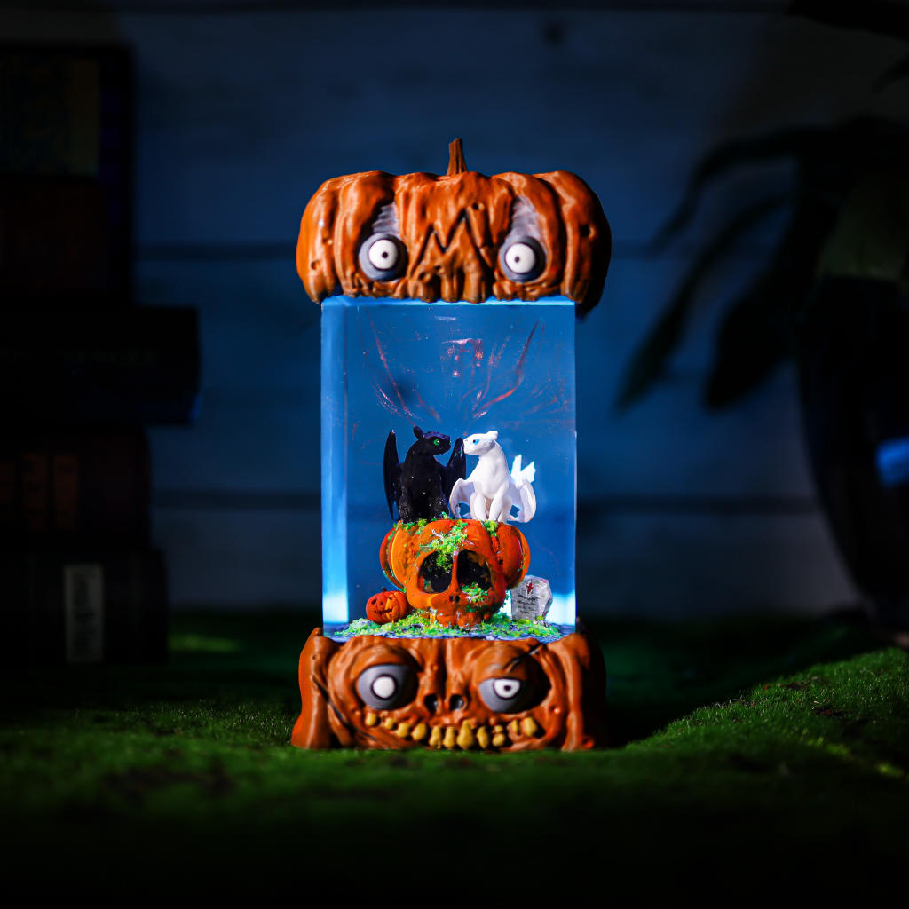 Toothless and Light Fury Halloween Lamp - Image 4
