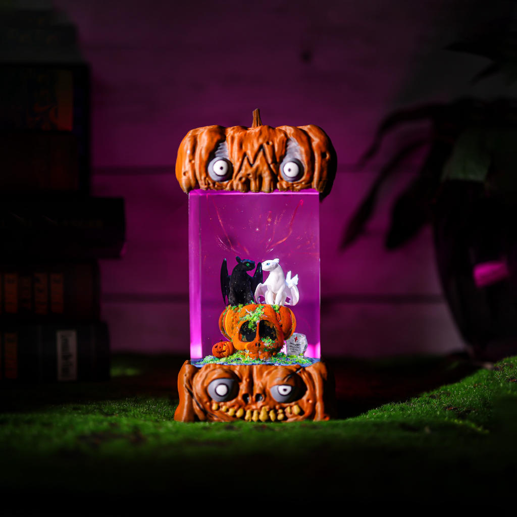 Toothless and Light Fury Halloween Lamp - Image 3