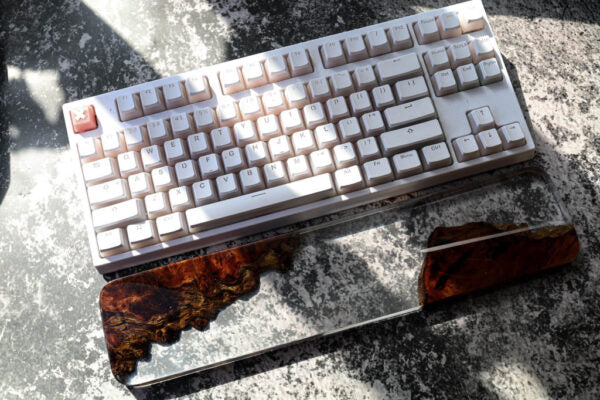Clear Resin and Wood wrist rest - Image 5