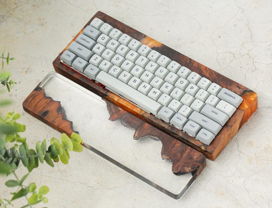 Clear Resin and Wood wrist rest - Image 2