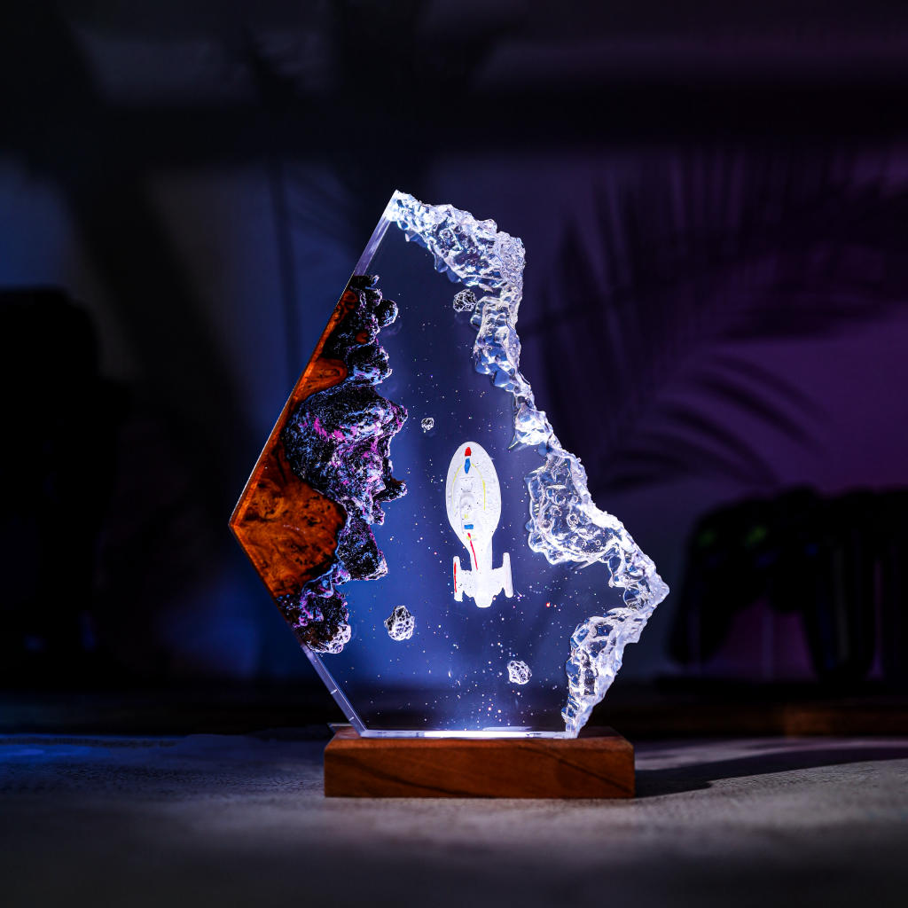 USS Voyager Star Trek Lamp - Image 8