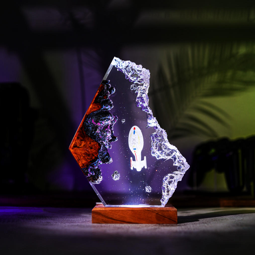 USS Voyager Star Trek Lamp - Image 7