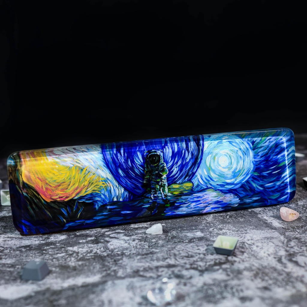 Astronaut keyboard wrist rest Van Gogh style - Image 5