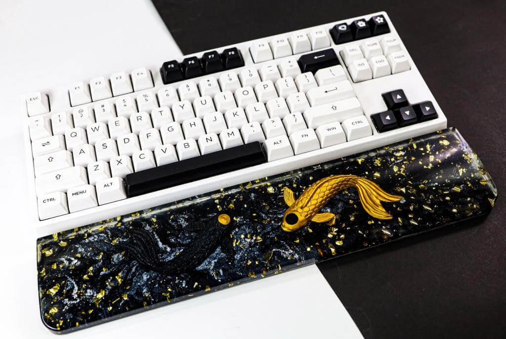 Yin Yang Resin Wrist Rest - Image 2